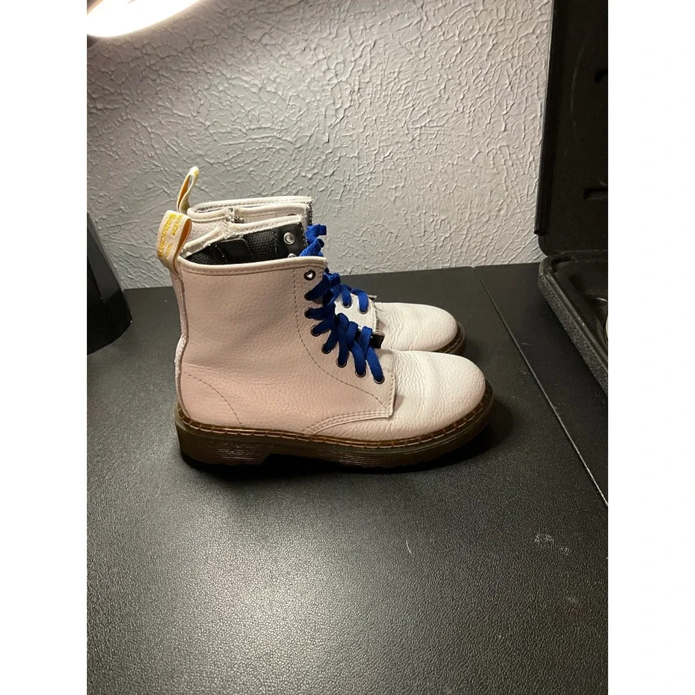 Dr. Martens Delaney‎ White Leather Combat Boots Side Zip Blue Laces US 2 UK 1